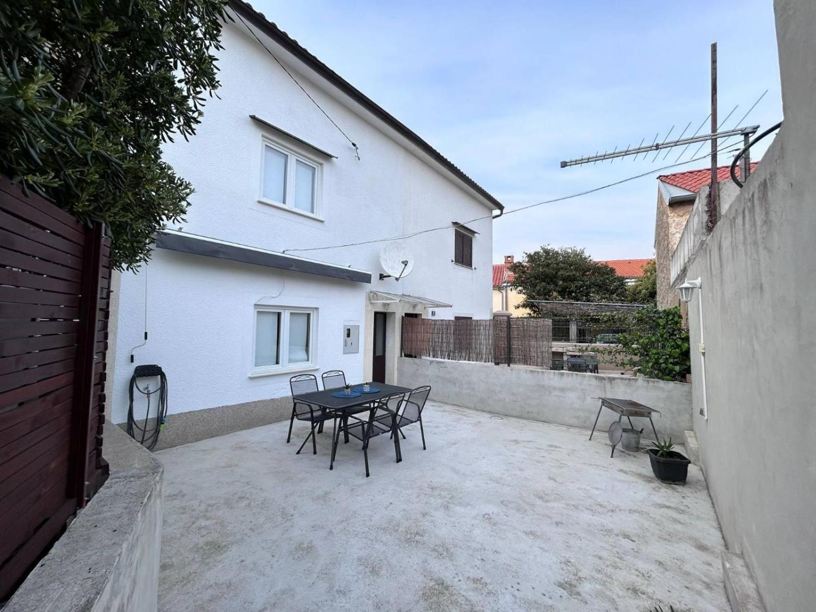 Holiday Home Omišalj Kültér fotó